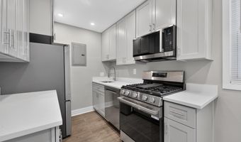 2026 N VERMONT St 301, Arlington, VA 22207