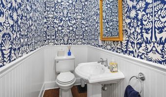5 Pell St, Newport, RI 02840