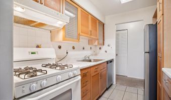 3356 WOODBURN Rd #34, Annandale, VA 22003