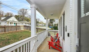 1510 Hawthorne Ln, Charlotte, NC 28205