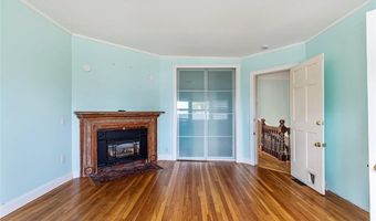 55 Hunter Ave, Newport, RI 02840