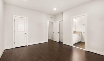 2505 MAIN LINE Blvd, Alexandria, VA 22301