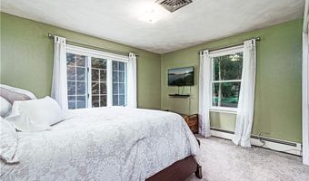 44 Heritage Dr, Warwick, RI 02818