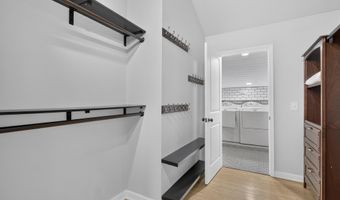 175 NE Stonewall Hts, Abingdon, VA 24210