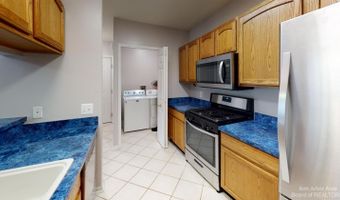 2666 S Knightsbridge Cir, Ann Arbor, MI 48105