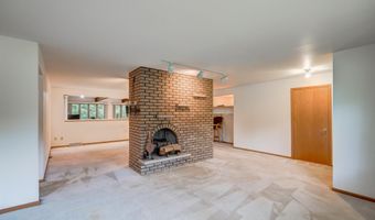 5241 Dommers Dr, Fitchburg, WI 53711