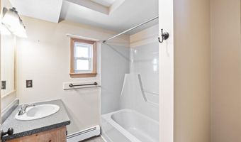 823 Washington St N, Auburn, ME 04210