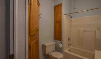 102 Wardlaw St, Abbeville, SC 29620