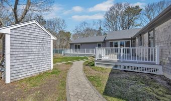 52 Clubhouse Dr, Bourne, MA 02532