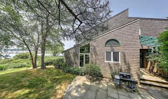 25 Fort Hill Rd, Bristol, RI 02809