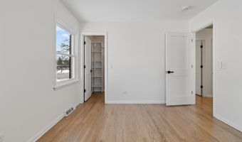 6 W Cypress St, Arlington Heights, IL 60005