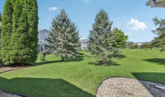 3354 N Stone Creek Cir, Madison, WI 53719