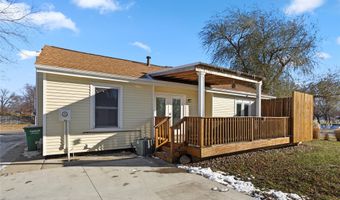 902 NW Greenwood St, Ankeny, IA 50023