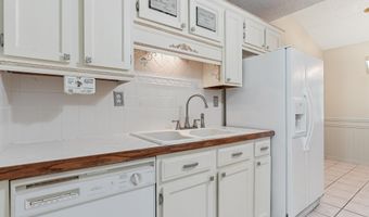 101 BERMUDA LAKE Dr, Alabaster, AL 35007