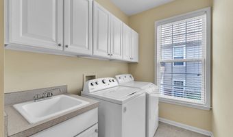 2950 Hunley Dr, Ann Arbor, MI 48105