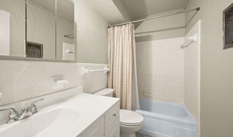 1701 Lobdell Ave #4, Baton Rouge, LA 70806