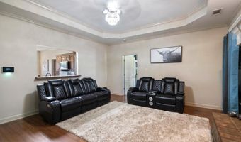 3906 Edgewater Dr, Benton, AR 72019