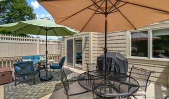 12 Boulevard Dr 35-186, Danbury, CT 06810