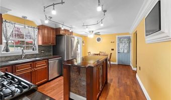 64 Deerfield Dr, Warwick, RI 02886