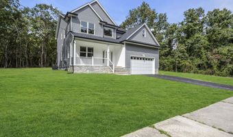 70 Seurat St, Barnegat, NJ 08005