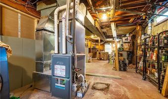 74 Brookhaven Dr, East Providence, RI 02914