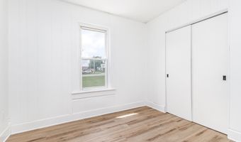 105 W Benton, Andrew, IA 52030