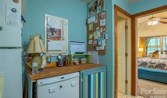 8 Westward Way, Bakersville, NC 28705