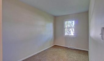 90 VILLAGE Dr, Dover, DE 19904