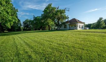 706 E 4th St, Altamont, MO 64620