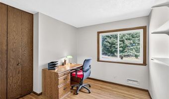 441 Walnut Ln, Apple Valley, MN 55124