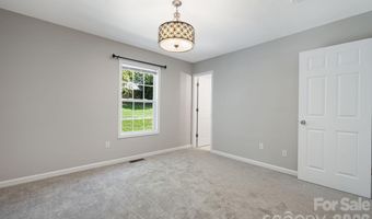 76 Selwyn Rd, Asheville, NC 28806
