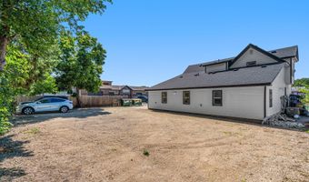 623 E Main St, Anoka, MN 55303