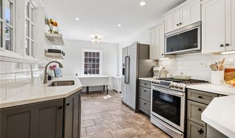 227 Overwood Rd, Akron, OH 44313