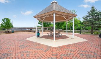 108 N Main St, Algonquin, IL 60102