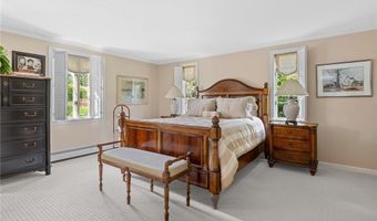 429 Woonsocket Hill Rd, North Smithfield, RI 02896
