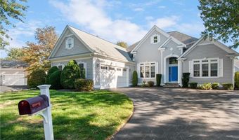 10 Hillside Ct, East Greenwich, RI 02818