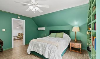 84 Varnadore Dr, Arden, NC 28704