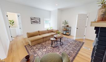 608 COLLEGE St, Barrackville, WV 26559