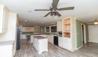 19 Skyline Dr, Adrian, MO 64720