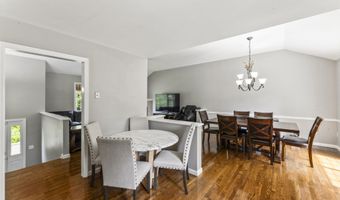 24 Ken Oaks Dr, Danbury, CT 06810