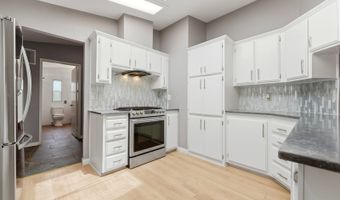 8975 Lawrence Welk Dr 23, Escondido, CA 92026