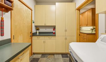 611 Forest St, Ashland, OR 97520