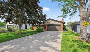 142 Channelsyde Dr, Algonac, MI 48001