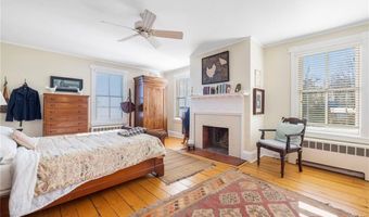 41 Walcott Ave, Jamestown, RI 02835