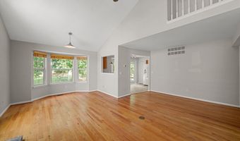 3077 Turnberry Ln, Ann Arbor, MI 48108
