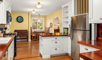 12 Ashley Dr, Belfast, ME 04915