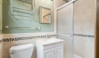 19 Galloping Cir, Belford, NJ 07718