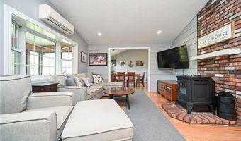 325 Lake Dr, Glocester, RI 02814