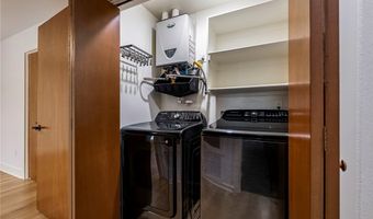 1808 SW D St, Bentonville, AR 72712