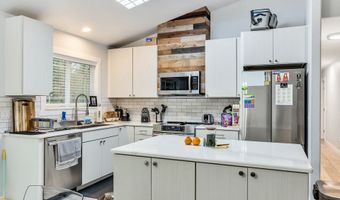 320 SOUTH St, Astoria, OR 97103